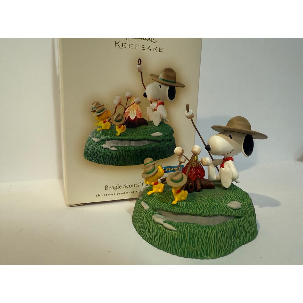 Hallmark Snoopy Beagle Scouts Campfire Ornament Peanuts